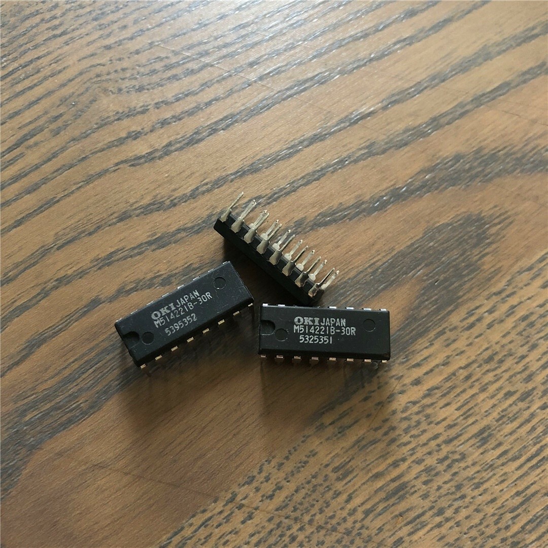 M514221B-30R M514221B IC x 1pc *cm