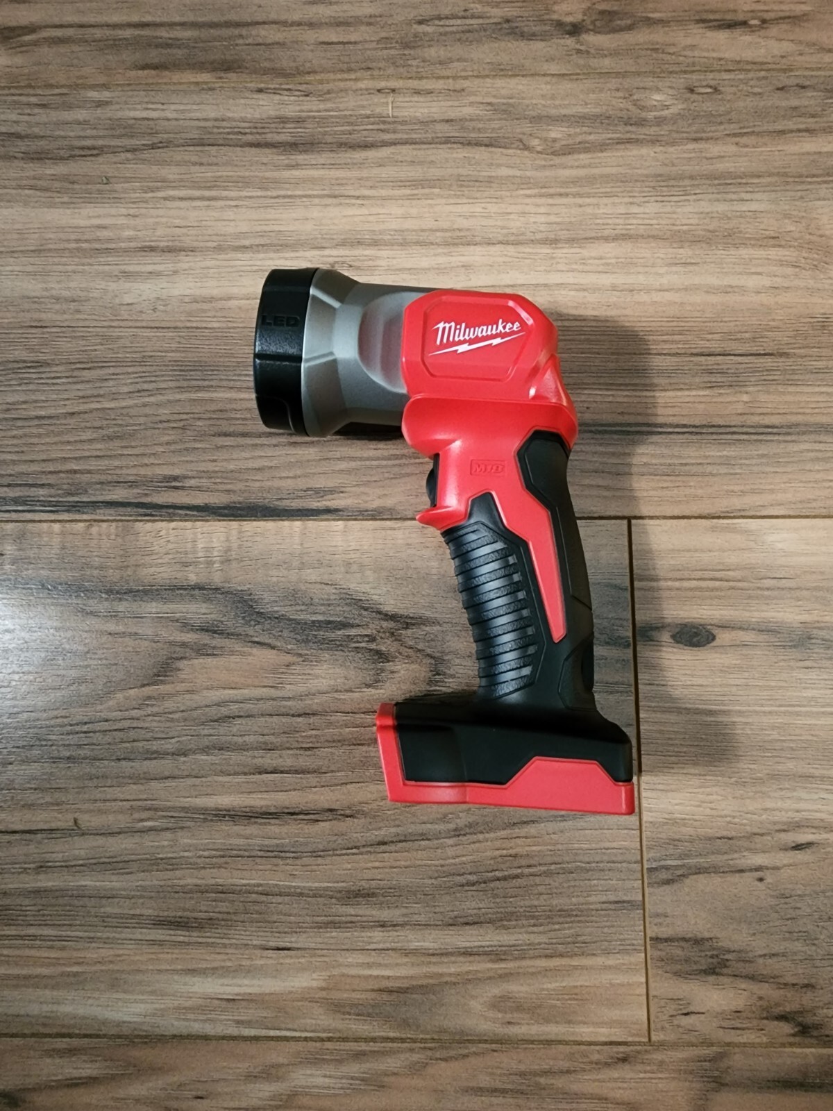 Milwaukee 2735-20 M18 Cordless LED Flashlight 18 volt work light NEW