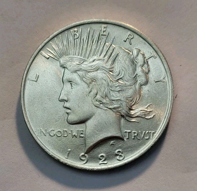 1923 (UNC)  Silver Peace Dollar