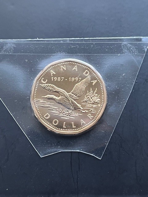 CANADA 1987 - 1997 10 Year Anniversary Uncirculated "Flying Loon" $1 One Dollar