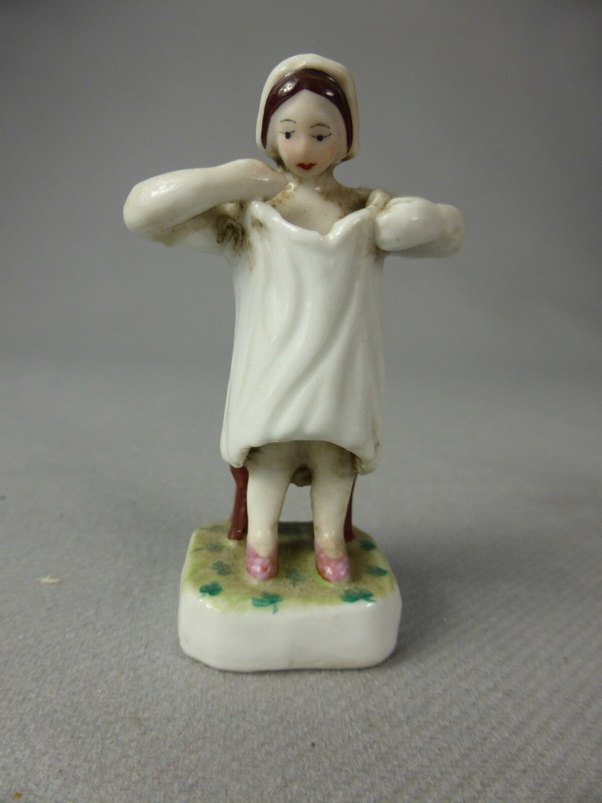 EROTIC FIGURE NAUGHTY WOMAN LADY EROTIC PORCELAIN CERAMIC FIGURE 921