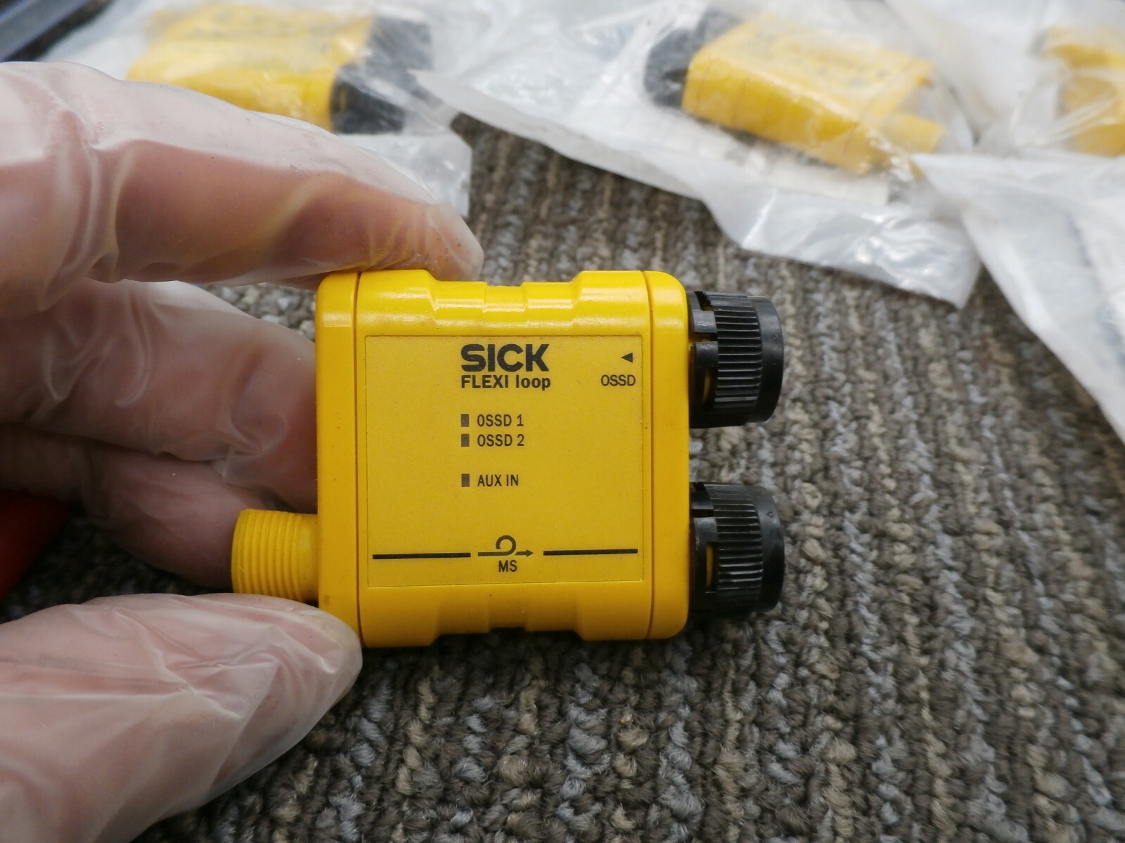Sick FLN-OSSD1000105 Safe Series Connection Flexi Loop / Node For Safety Sensors