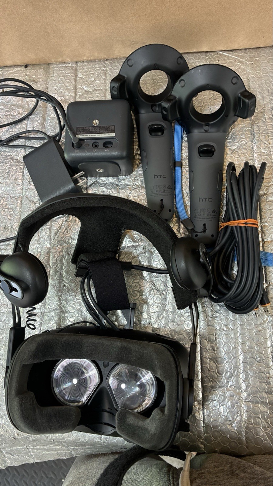 HTC Vive VR Headset Kit w/ 2 Controllers, 1 Base Station With Power Adapter