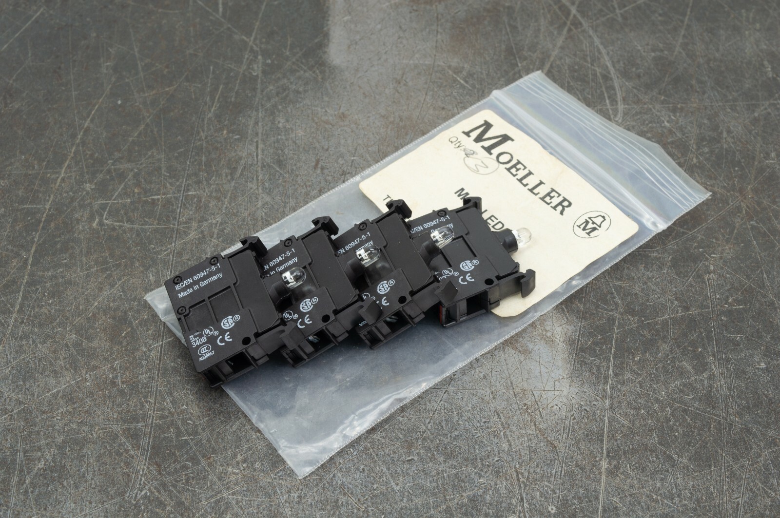 Moeller M22-LED-R LED Light Module Red 12-30V DC Lot of Four (4)