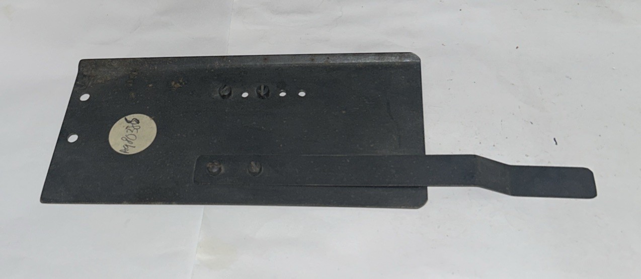 A980385 Hold down