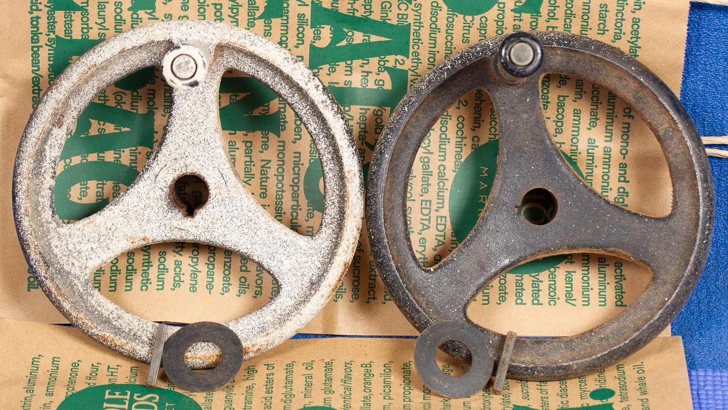 Pair of vintage Delta Rockwell Unisaw Shaper Hand Crank Wheels + washers + keys