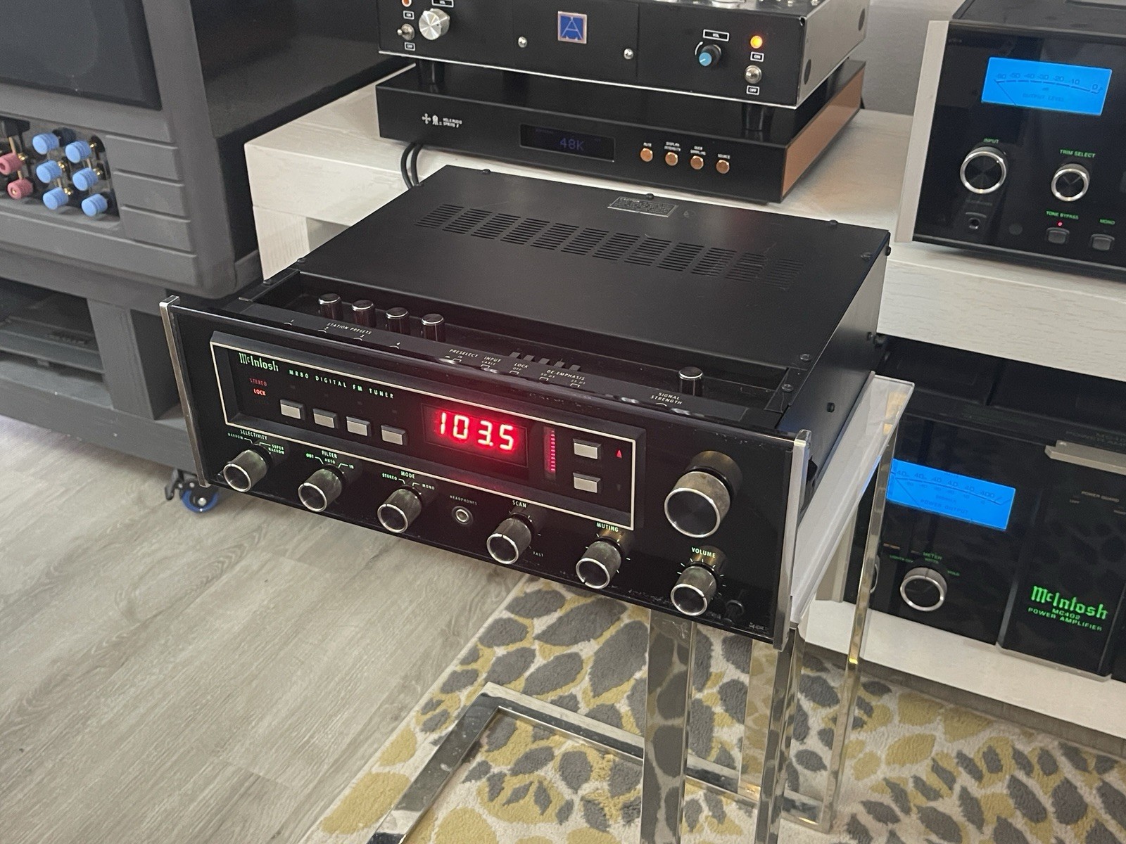 McIntosh MR80 FM Tunner