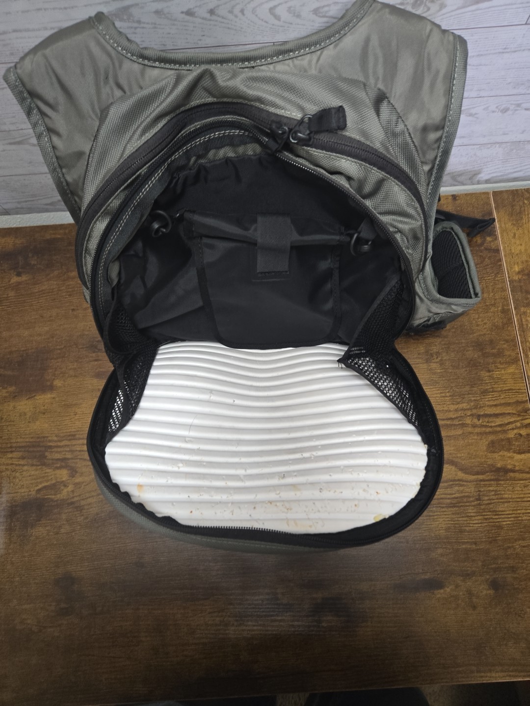 Cabela’s River Guide X 3 Fly Fishing Backpack Front Back Padded NICE!