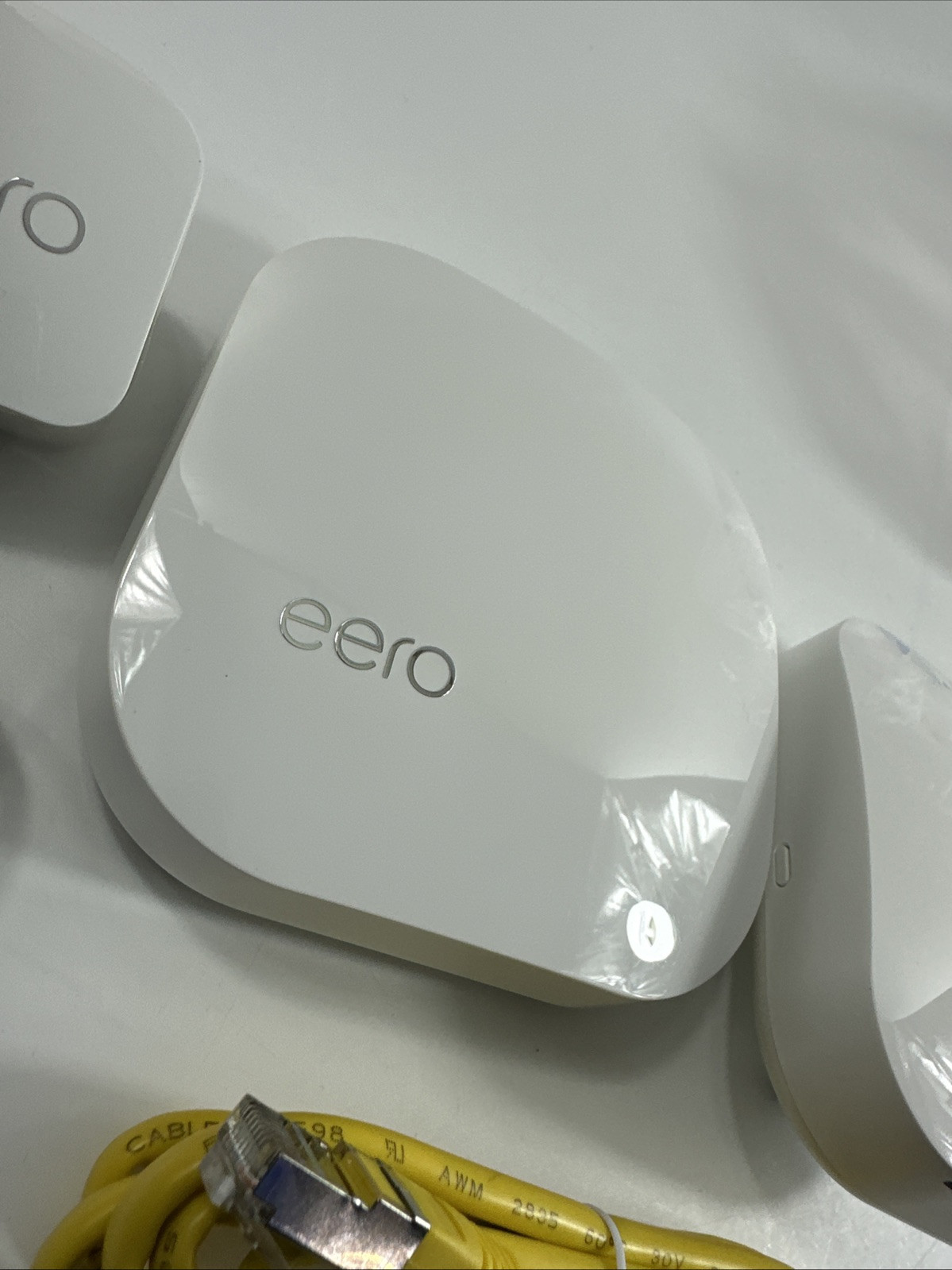 EERO BO10001 Wi-Fi System plus 1 Extender DO10001
