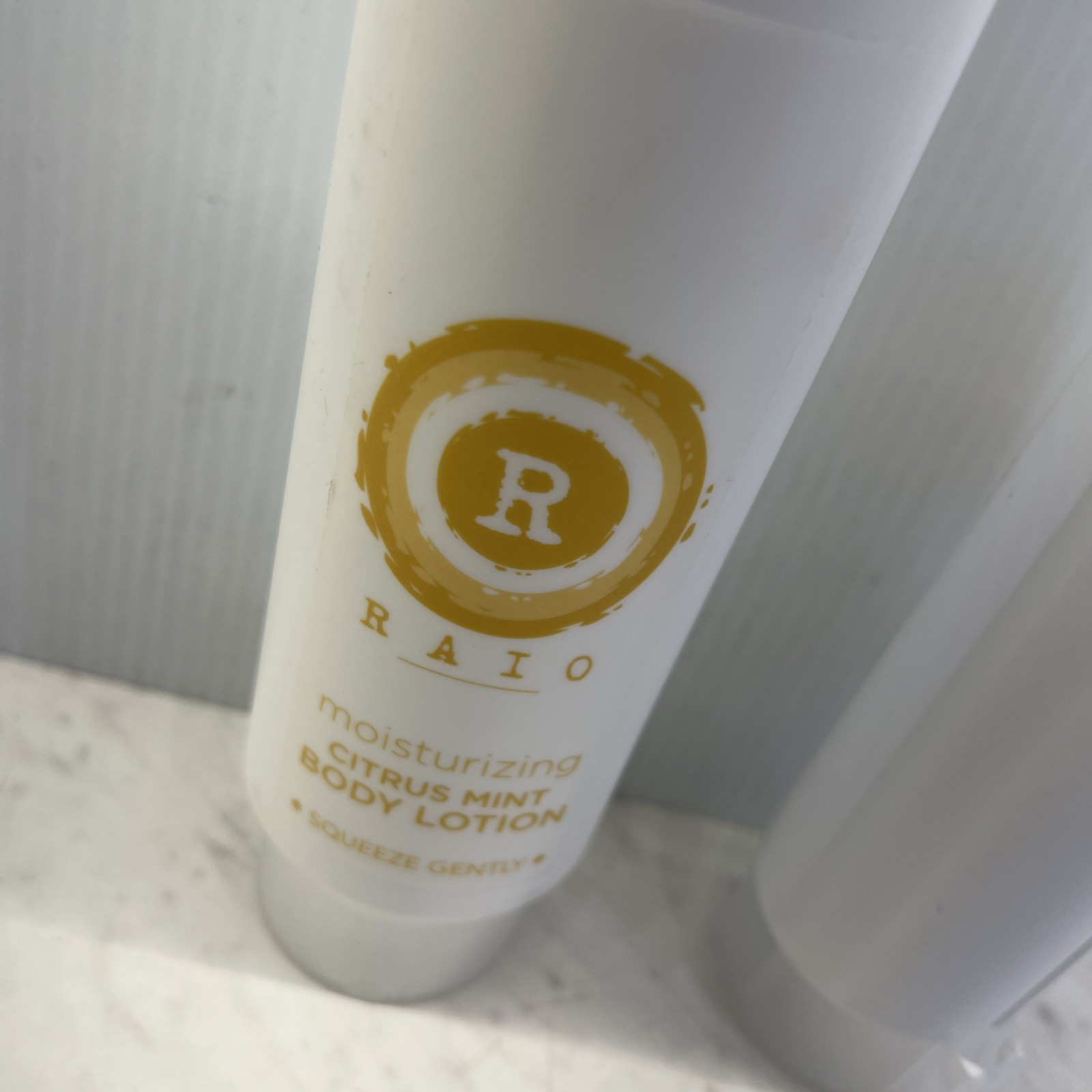 NEW Raio Moisturiziing BODY LOTION Citrus Mint 12 oz Lot of TWO