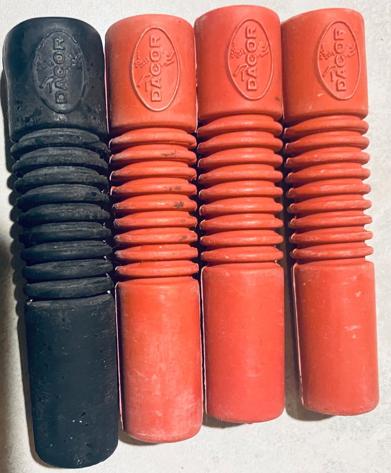 Original Decor Regulator Hose Protector Black, Red (4)