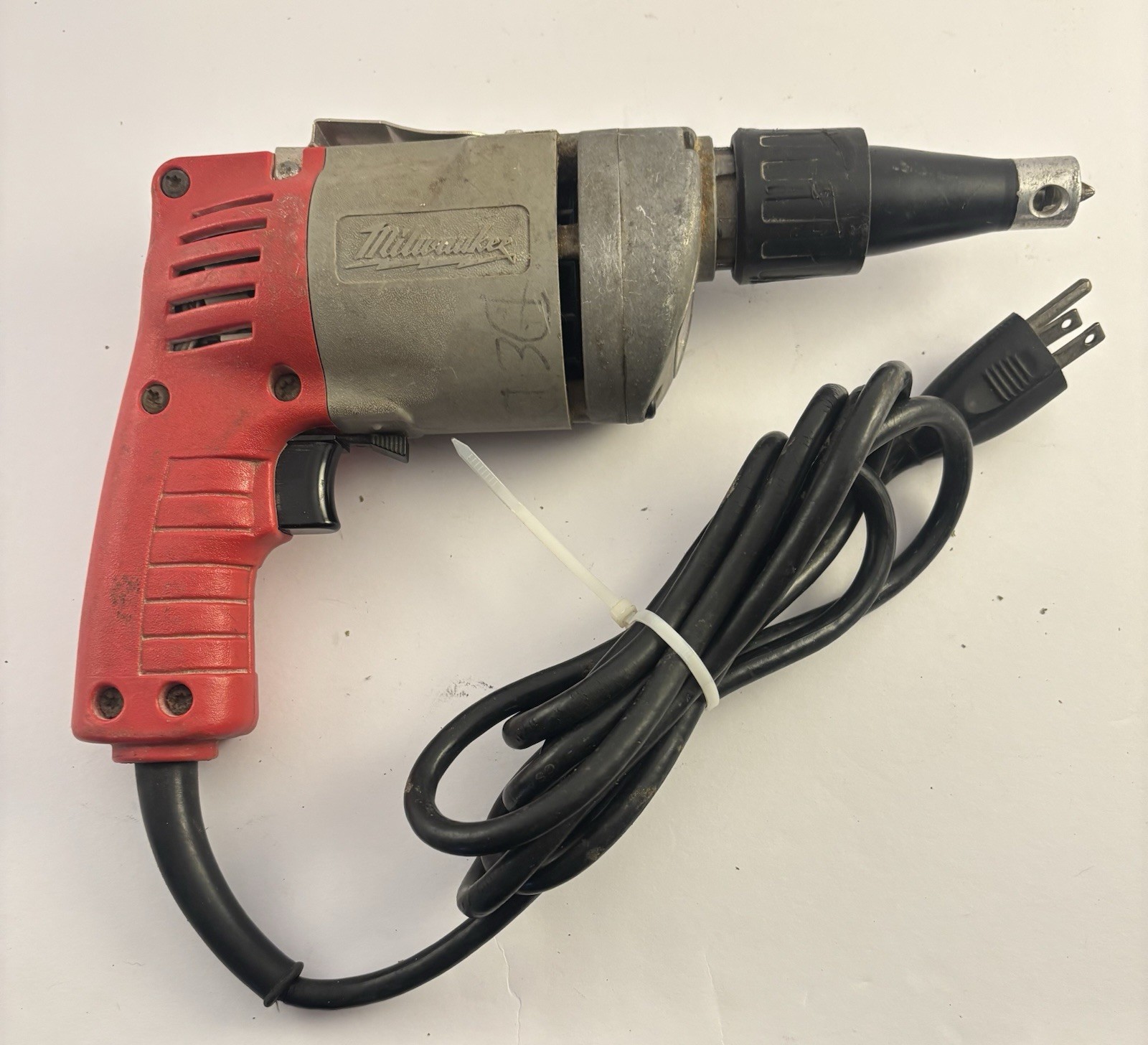MILWAUKEE 120V CORDED DRYWALL SCREW SHOOTER, SCREW GUN 6750-1 W/BELT CLIP, WORKS