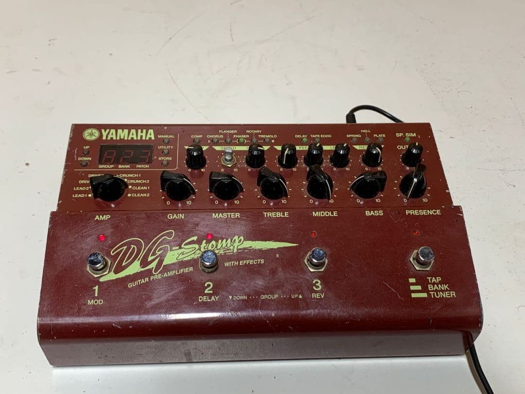 YAMAHA DG-Stomp Guiter & Bass Multi Effector with adapter