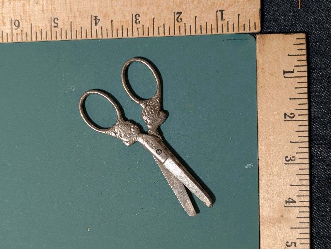 VINTAGE BUSTER BROWN KID'S CHILDREN'S SCISSORS TIGE