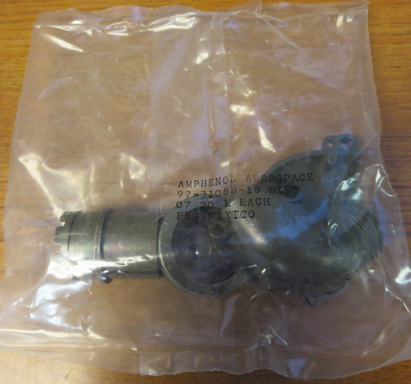 Amphenol 97-3108B-18  Right Angle Plug