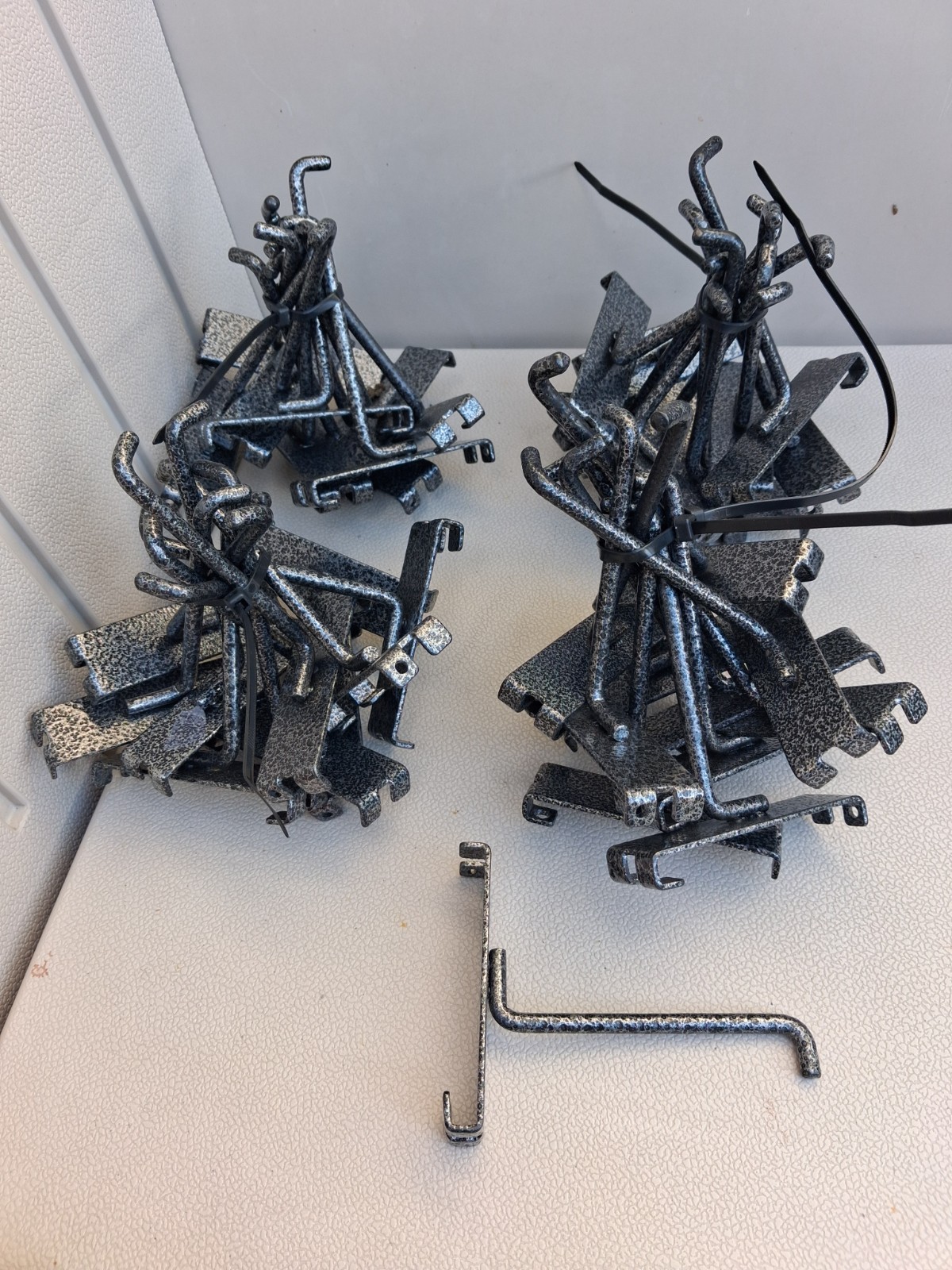 40 Pcs 4 Inch Gridwall Hooks for Grid Racks High End Heavy Duty Powder Coated