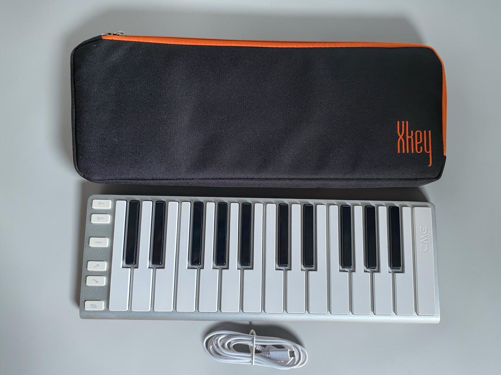 CME Xkey 25-Key Mobile Keyboard Controller Model  KX0U00 With Bag and USBTested