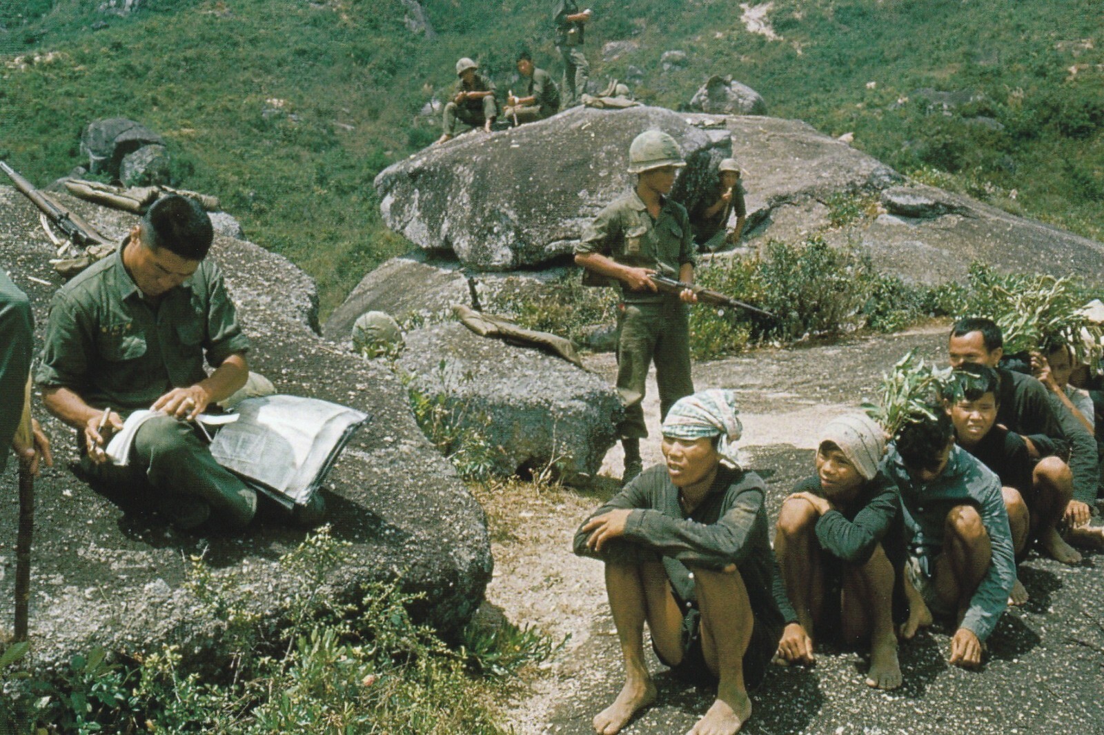 Vietnam  War  Photo --  South Veitnam Soldiers With VC Prisoner*