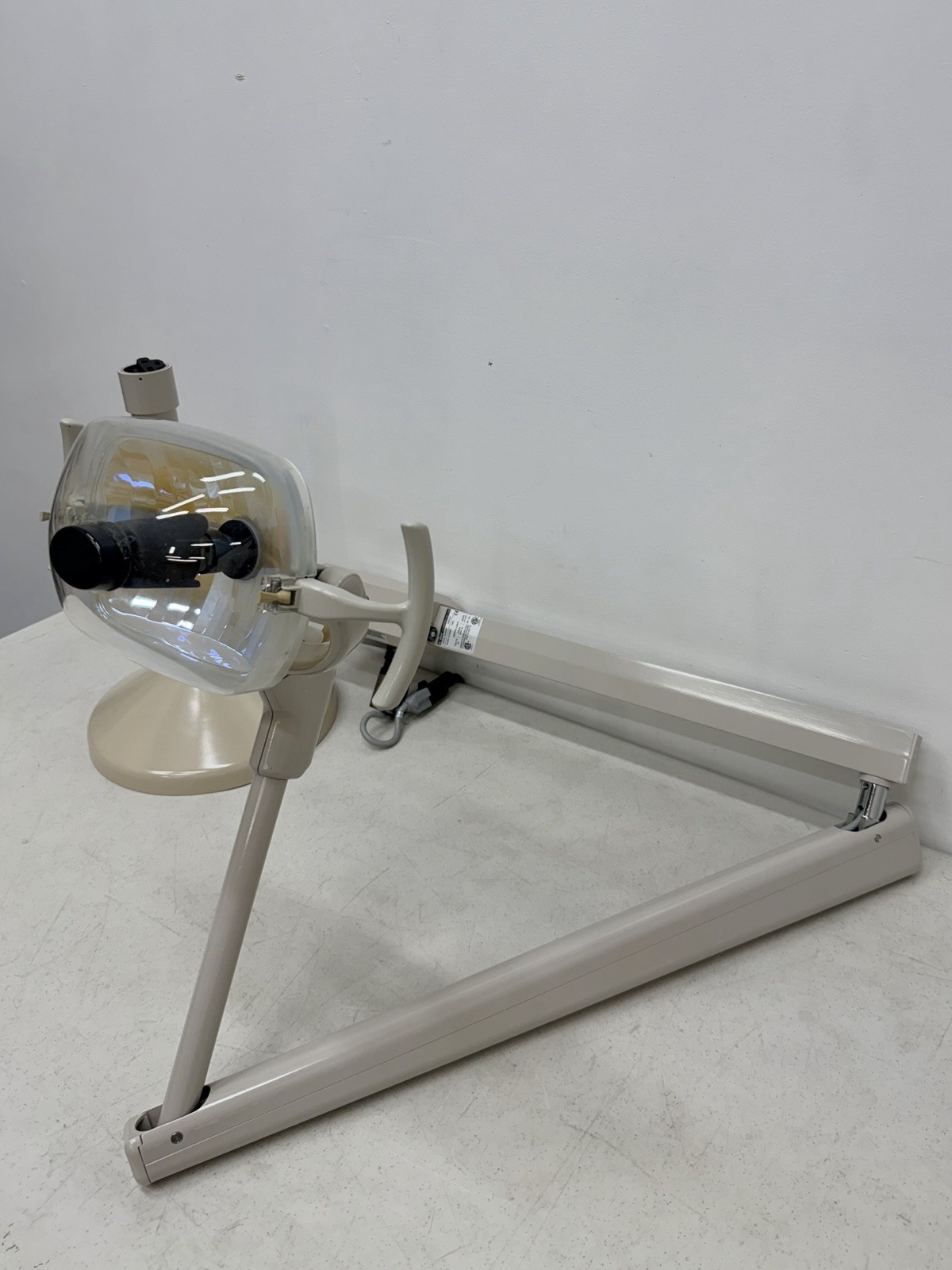 Adec 6300 Ceiling-Mount Dental Patient Exam Light