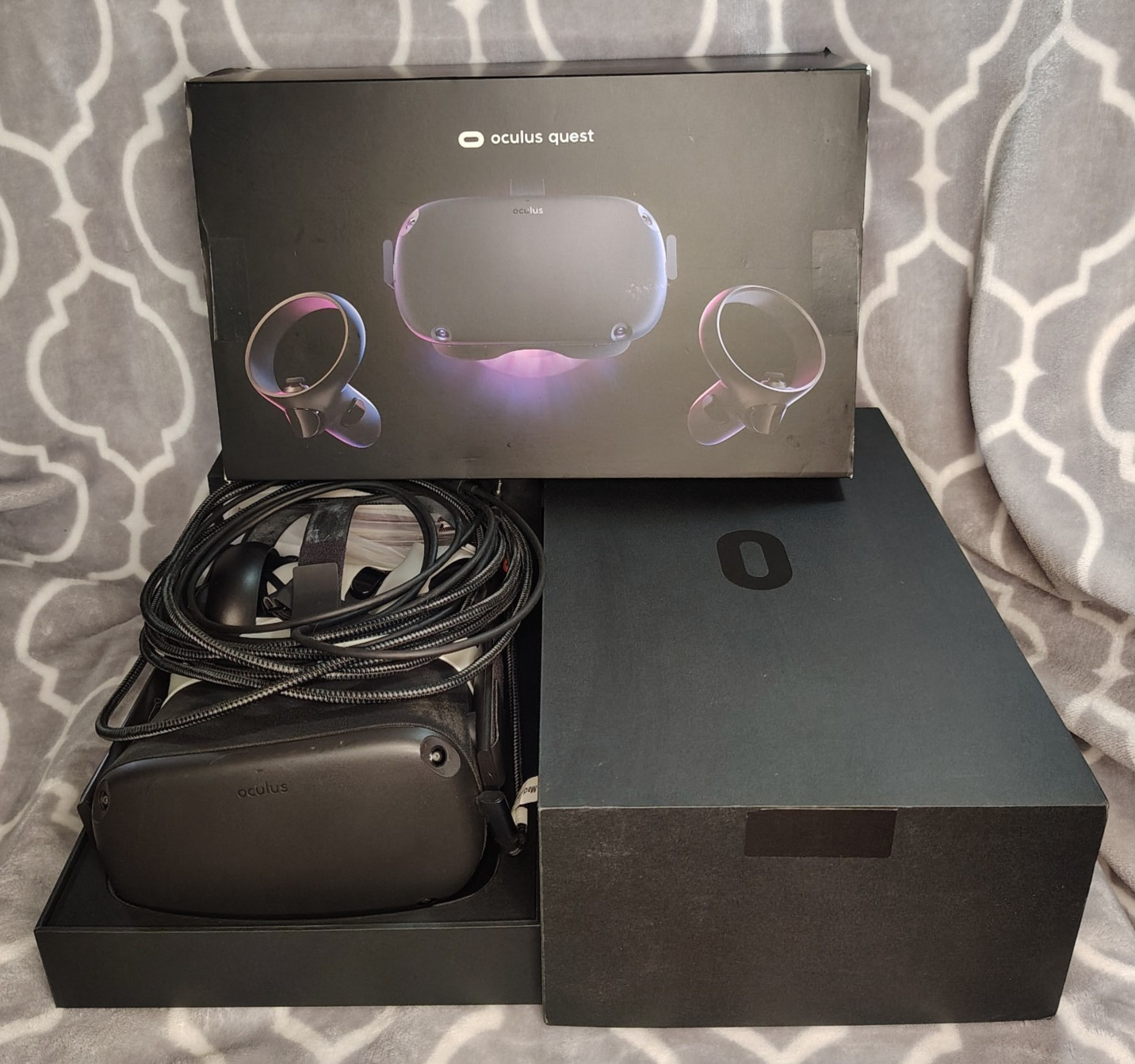 Meta Oculus Quest 1 Black VR Headset 64GB Headset Controlles 2 Cords Box -Tested