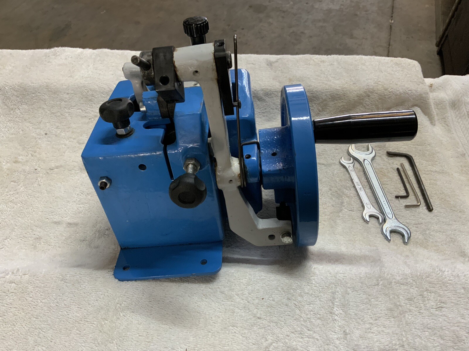 MOONS / OSAMA SEMI AUTO BANDSAW TOOTH SETTER UP TO 2” WIDE 1/16” TO 1” PITCH NEW