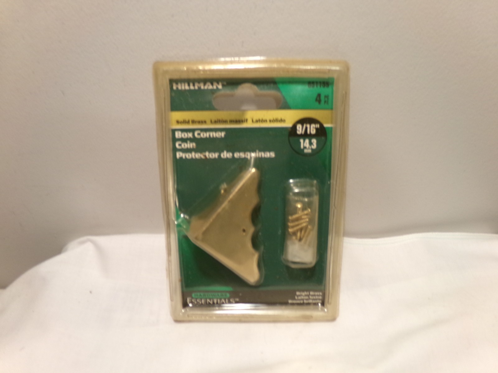 4 Hillman 9/16" Brass Box Corners