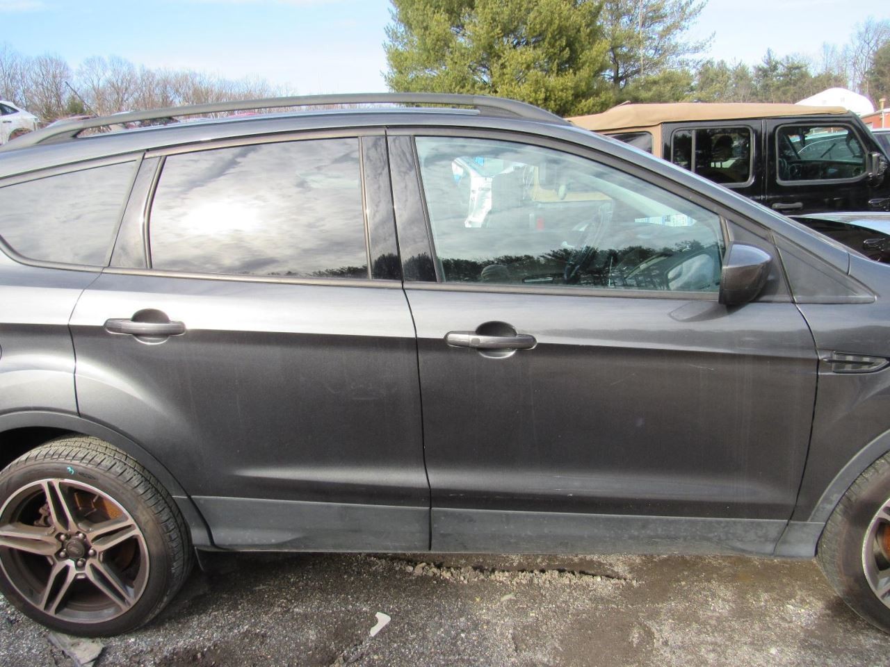 ESCAPE 2019 Glove Box 1027313