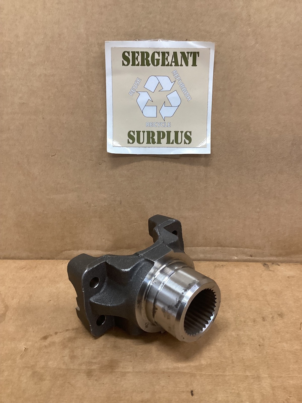 Yoke, universal T-case (rear) 218/HMMWV 2520-01-174-9554