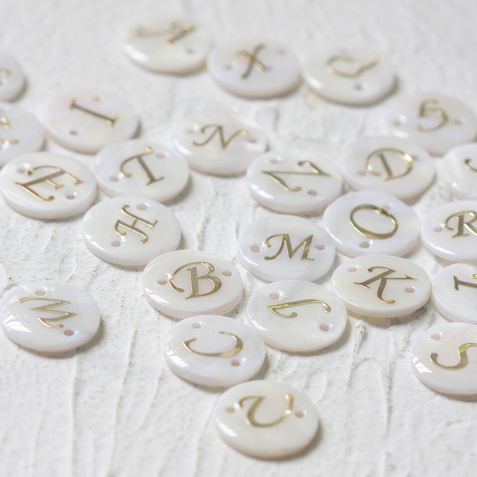 Natural Shell Gold Alphabet With 2 Holes-Alphabet-Letter-Round-Link 15mm (CW)