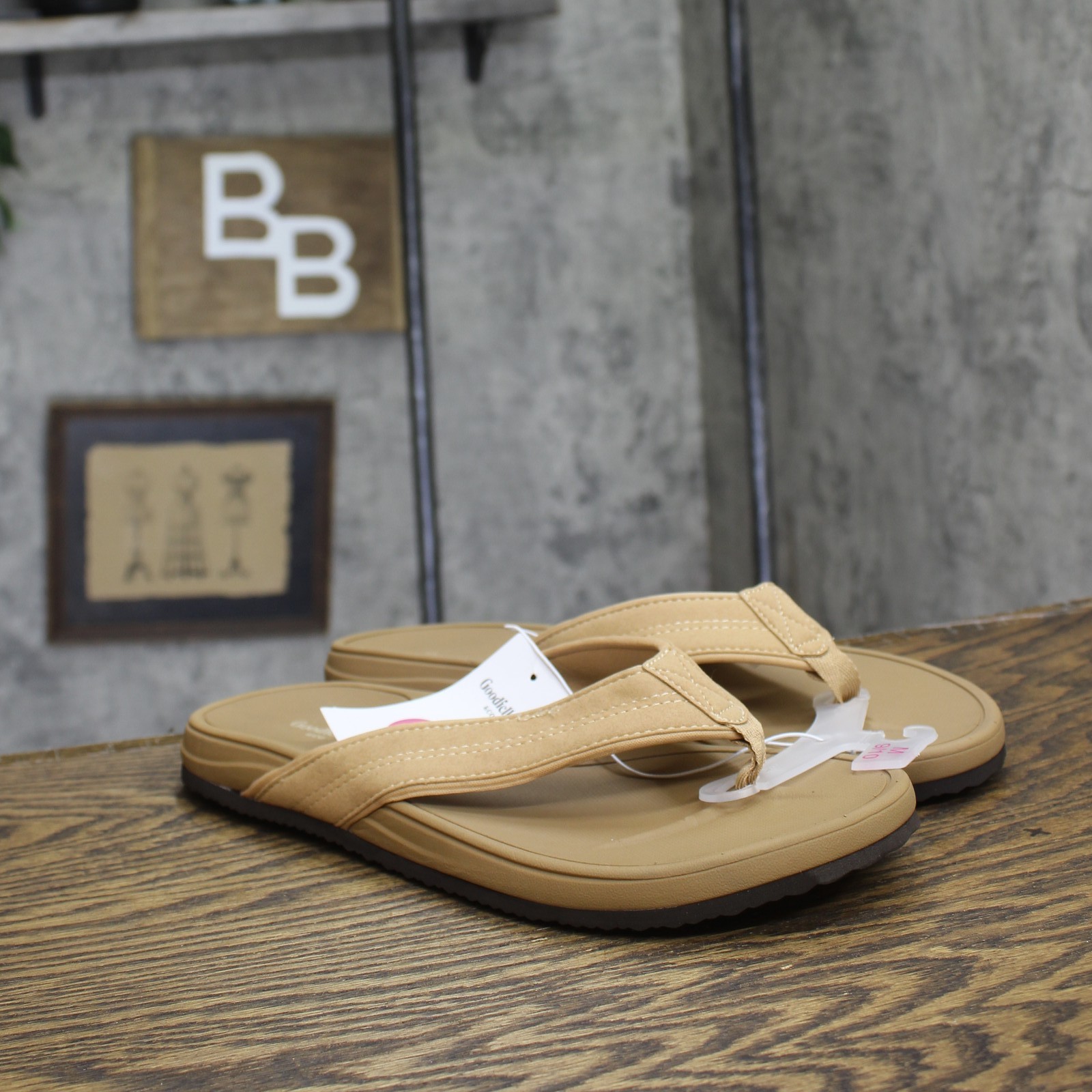 Goodfellow & Co Mens Ian Comfort Flip Flop Thong Sandals Tan Brown M (9-10)
