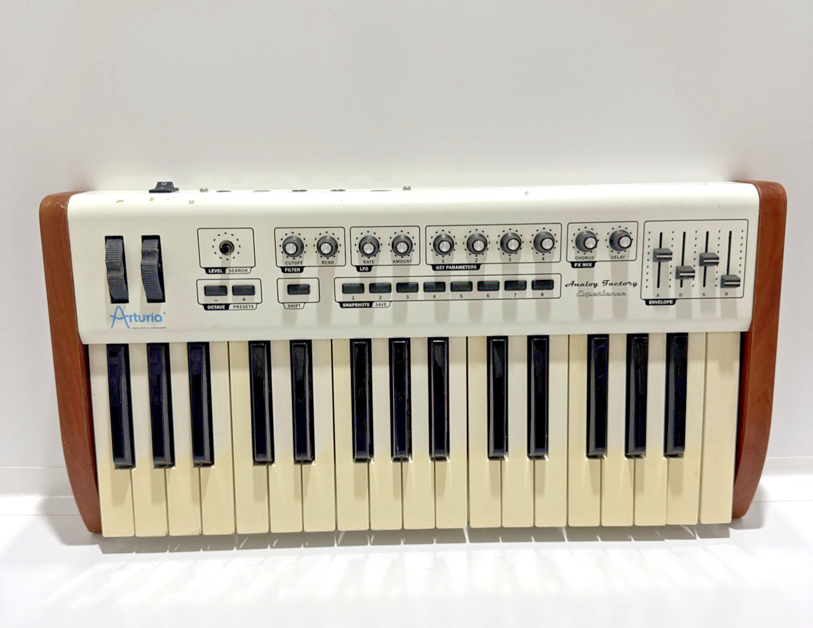 Arturia Analog Experience The Factory 32 Universal MIDI Controller Keyboard