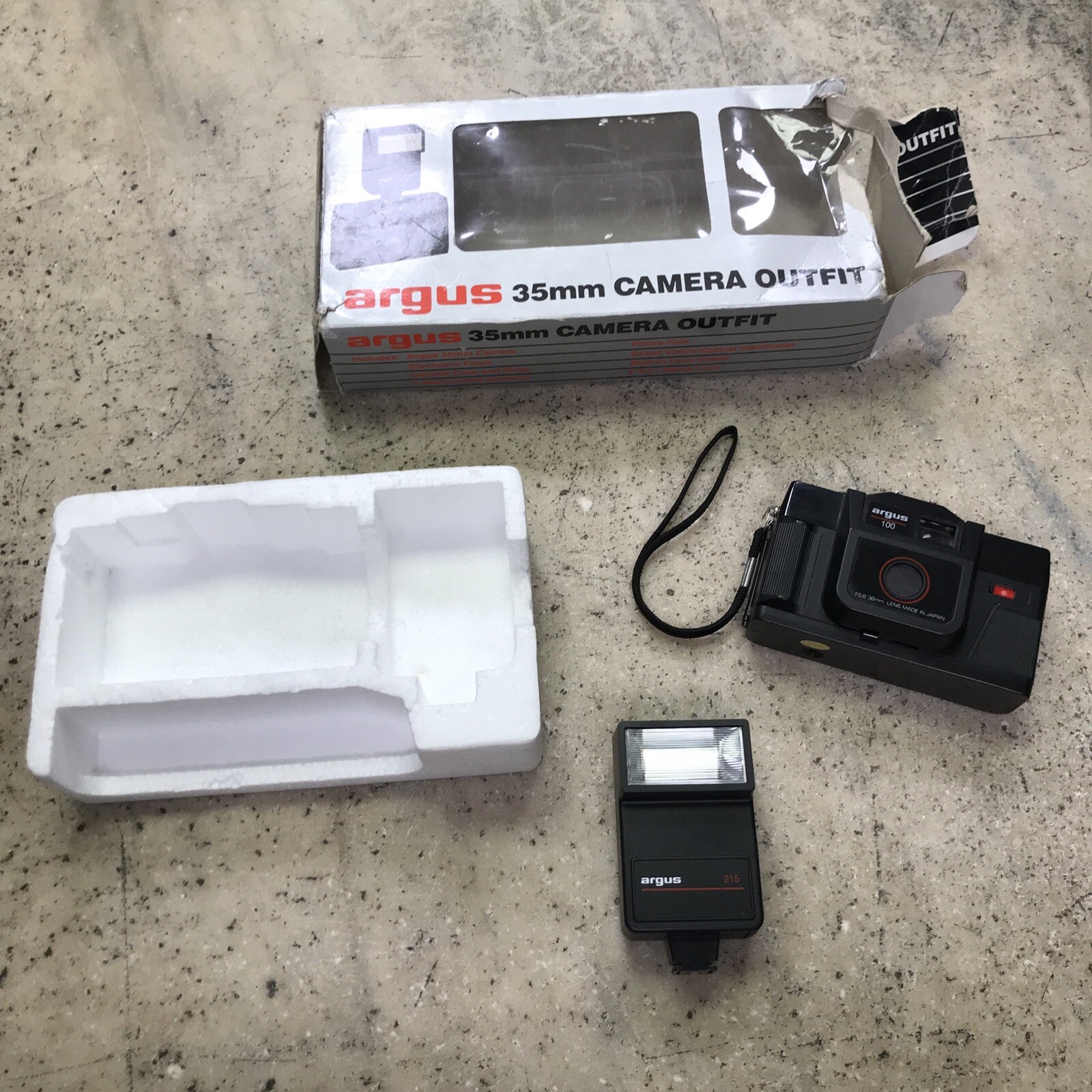 Argus 100 Point & Shoot 35mm Camera W/Flash - Untested - Flash Charges Fast Ship