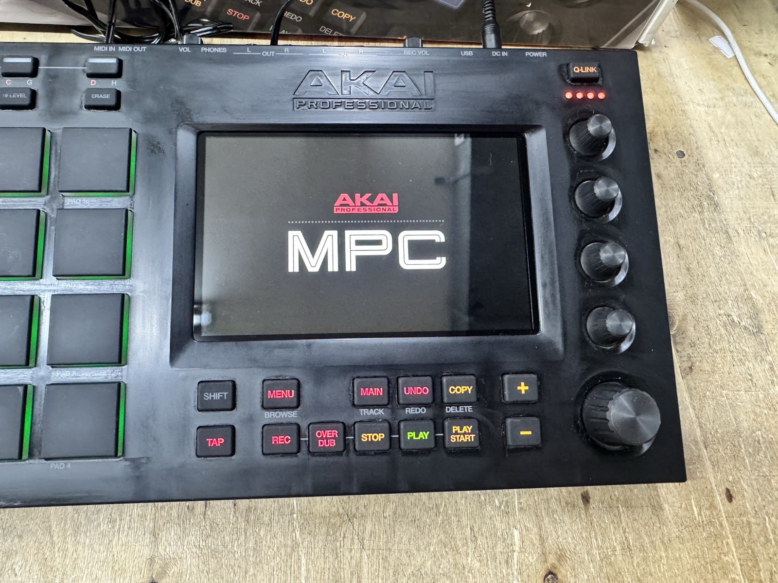 Akai Professional MPC Touch 16 Pad Touchscreen Sampler & Music Production