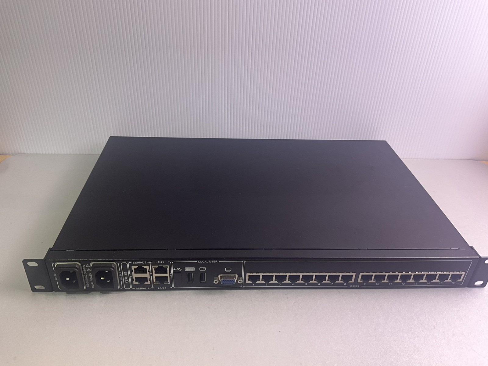 Tripp-Lite AG-0099 16-Port CAT5 IP KVM Switch B072-016-IP2