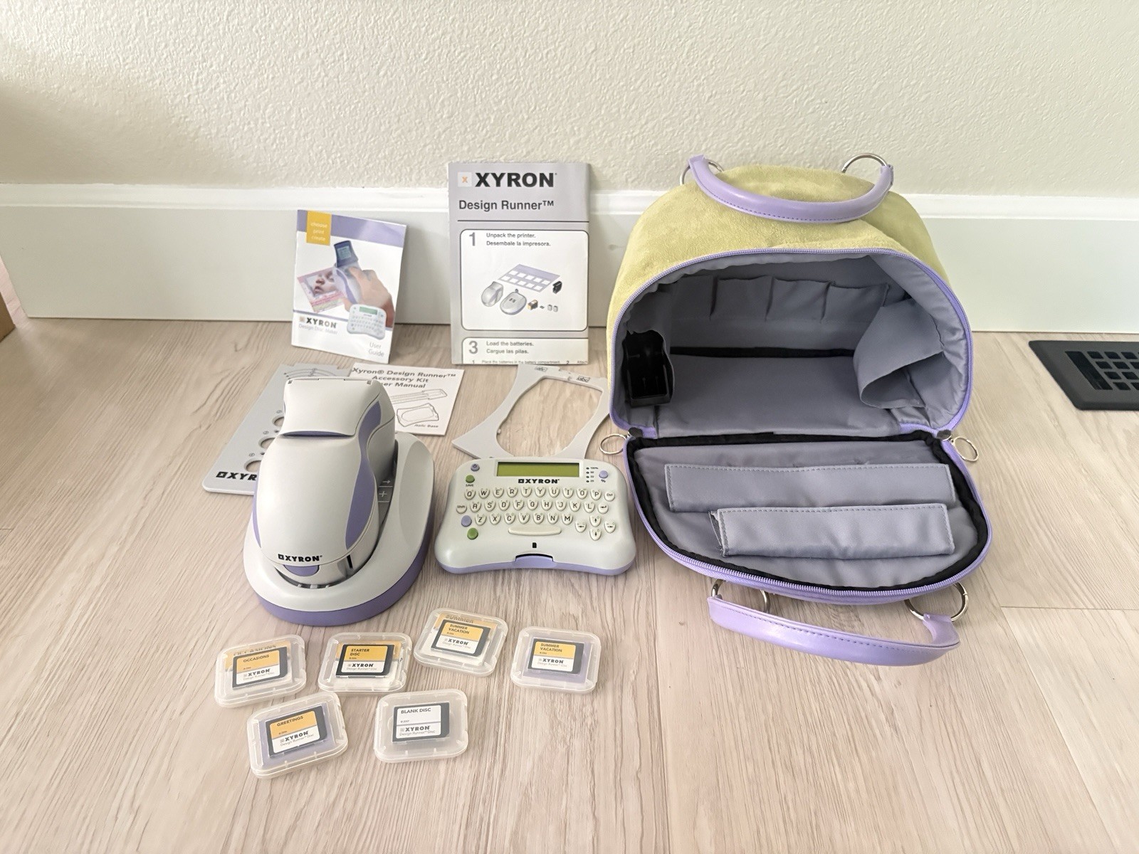 Xyron Design Runner Cordless Handheld Printer w Base & Disc Maker used