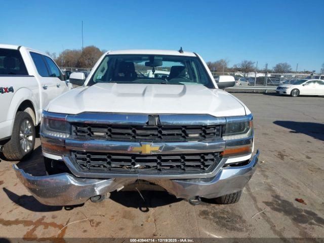 SILVRDO15 2017 Glove Box 4940497