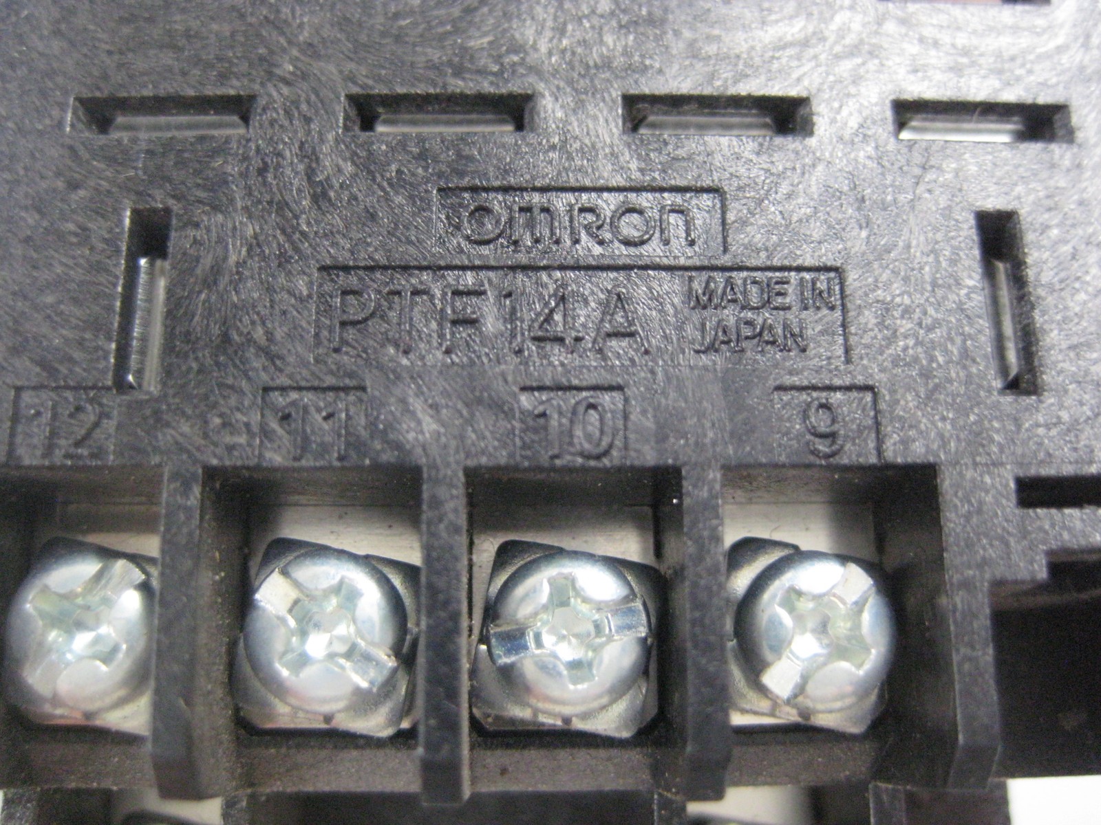 OMRON PTF14A-E RELAY 240V NSNP
