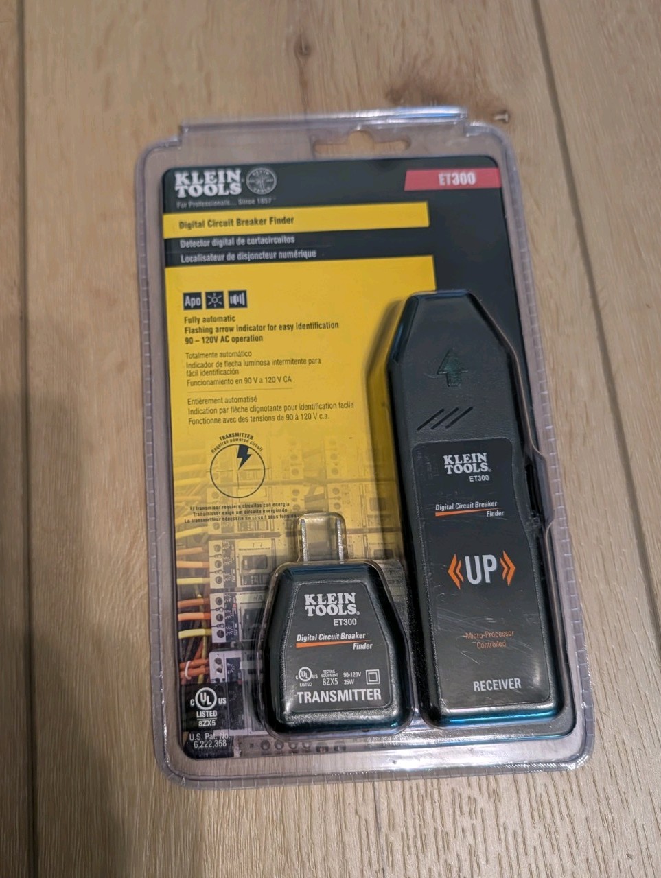 KLEIN TOOLS ET300 Digital Circuit Breaker Finder NEW