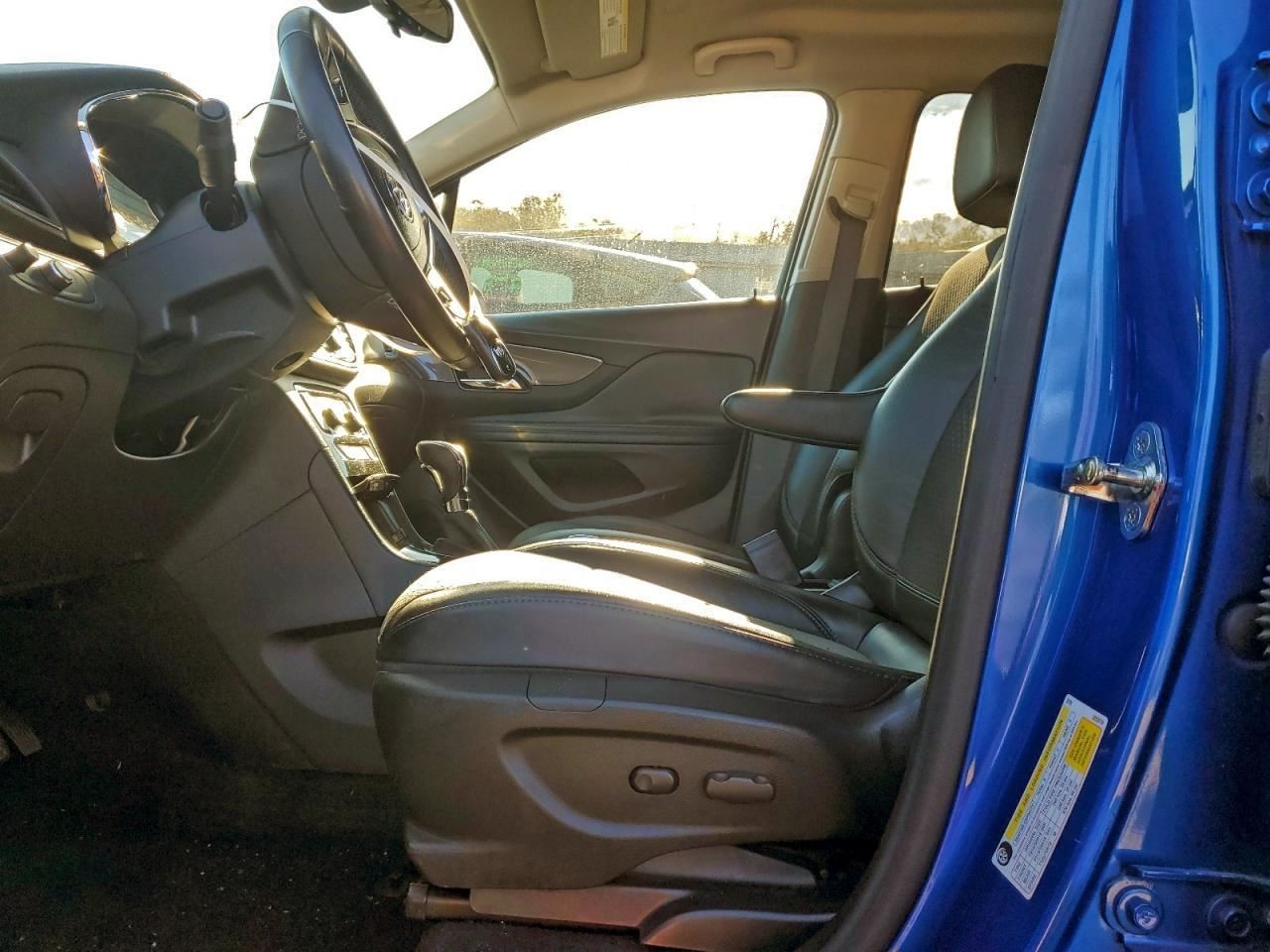 ENCORE 2017 Glove Box 4940055