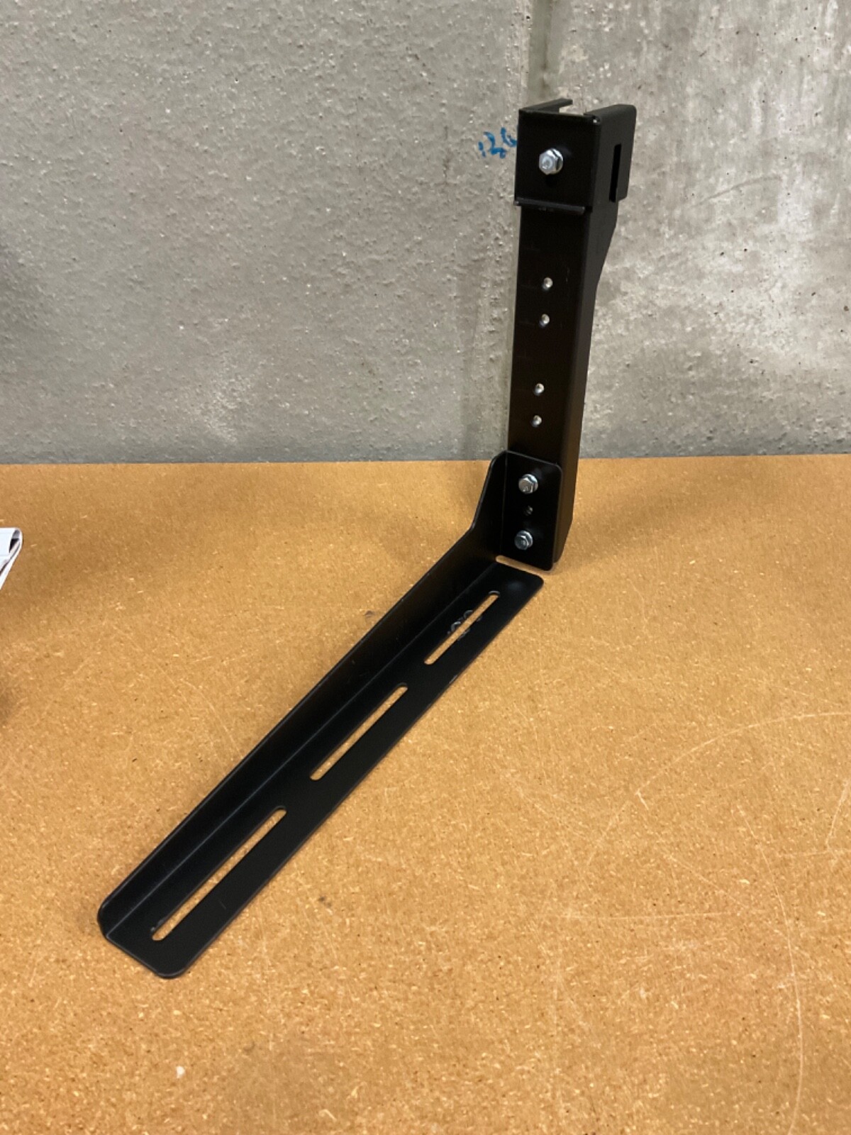PANDUIT FR12ALB 12” adjustable ladder rack bracket