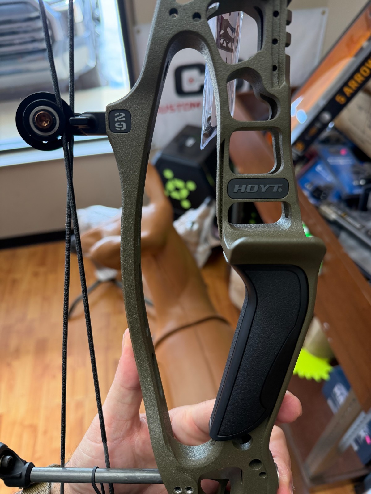 Hoyt AX2 29 LH 70# Wilderness