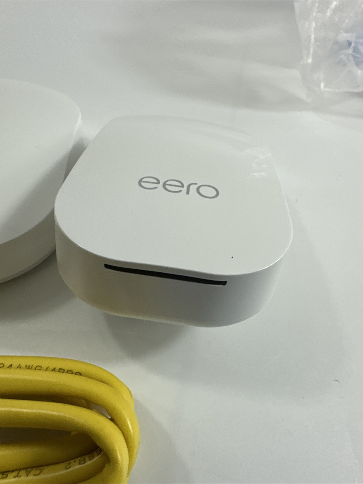EERO BO10001 Wi-Fi System plus 1 Extender DO10001