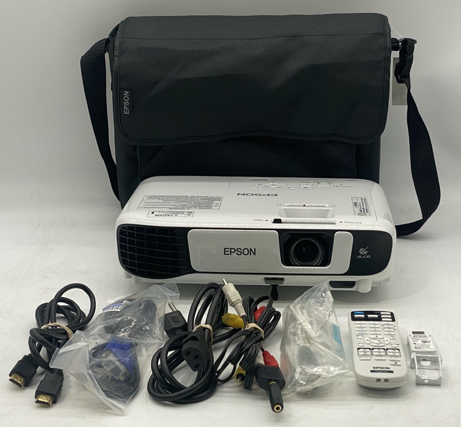 Epson EX5260 (H843A)Portable Wireless LCD Projector & Accessories - 18 Lamp Hrs