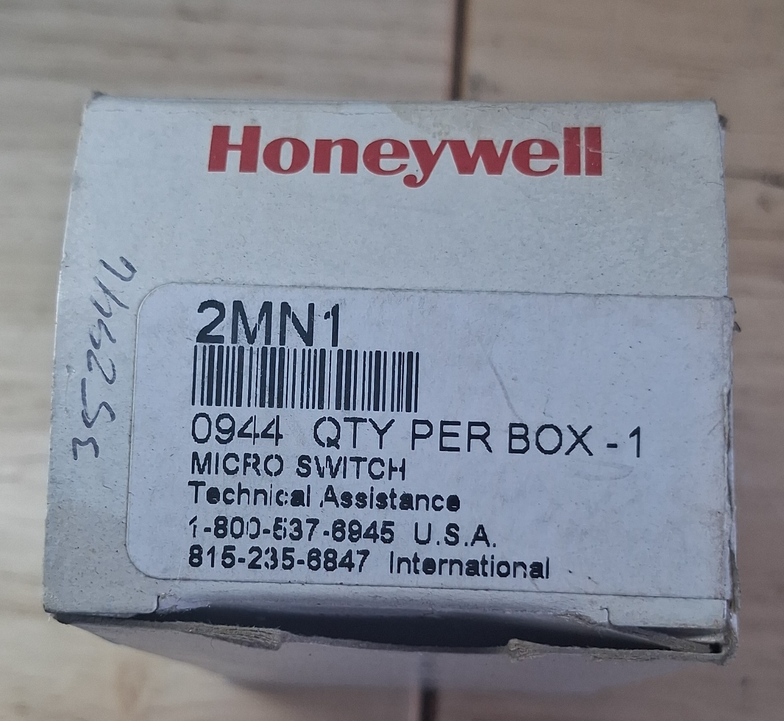 Honeywell 2MN1 Microswitch Heavy Duty Black Plastic Screw Terminal Screw Mount