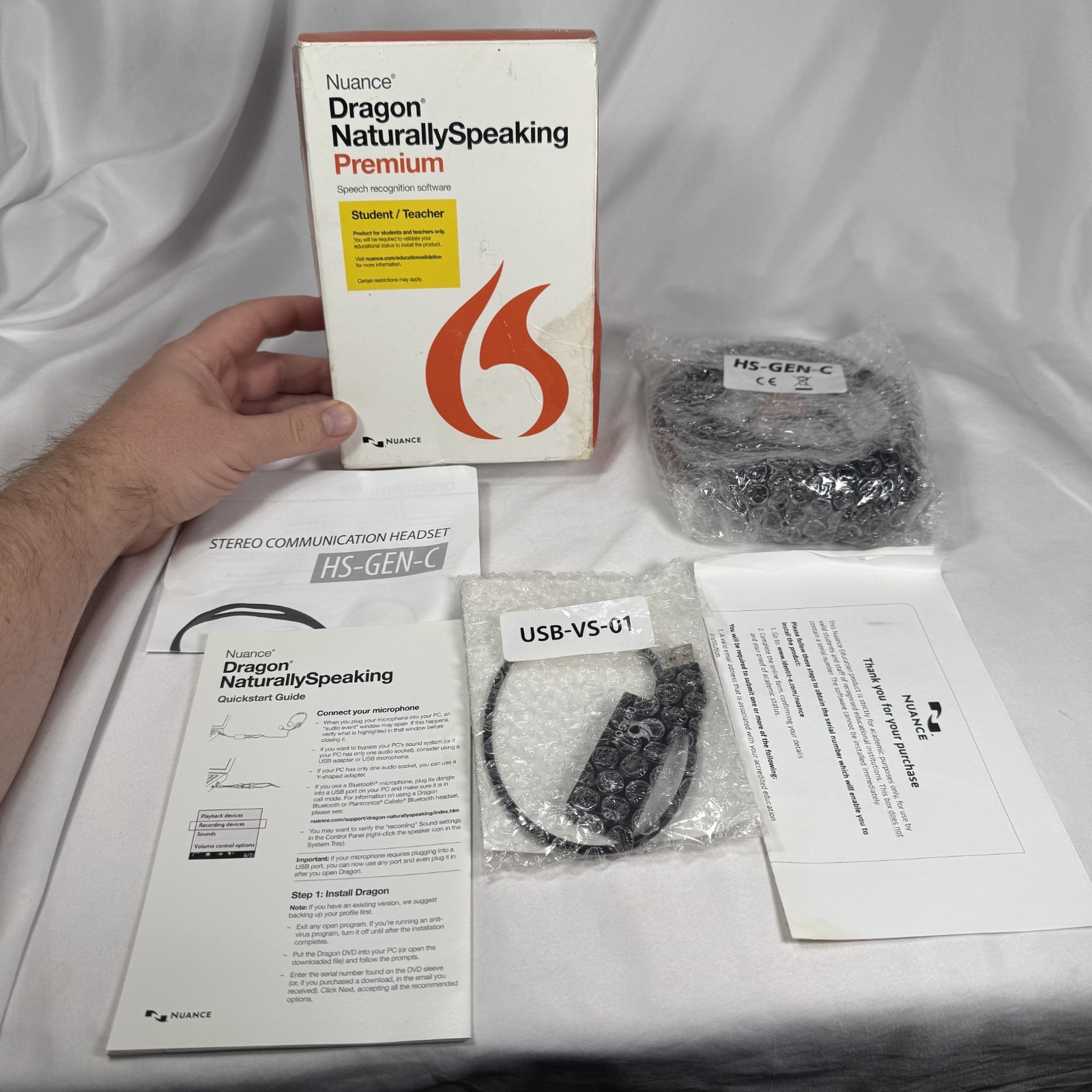 Nuance Dragon Naturally Speaking Premium v 13 Student/Teacher K609A-F55-13.0 NOB