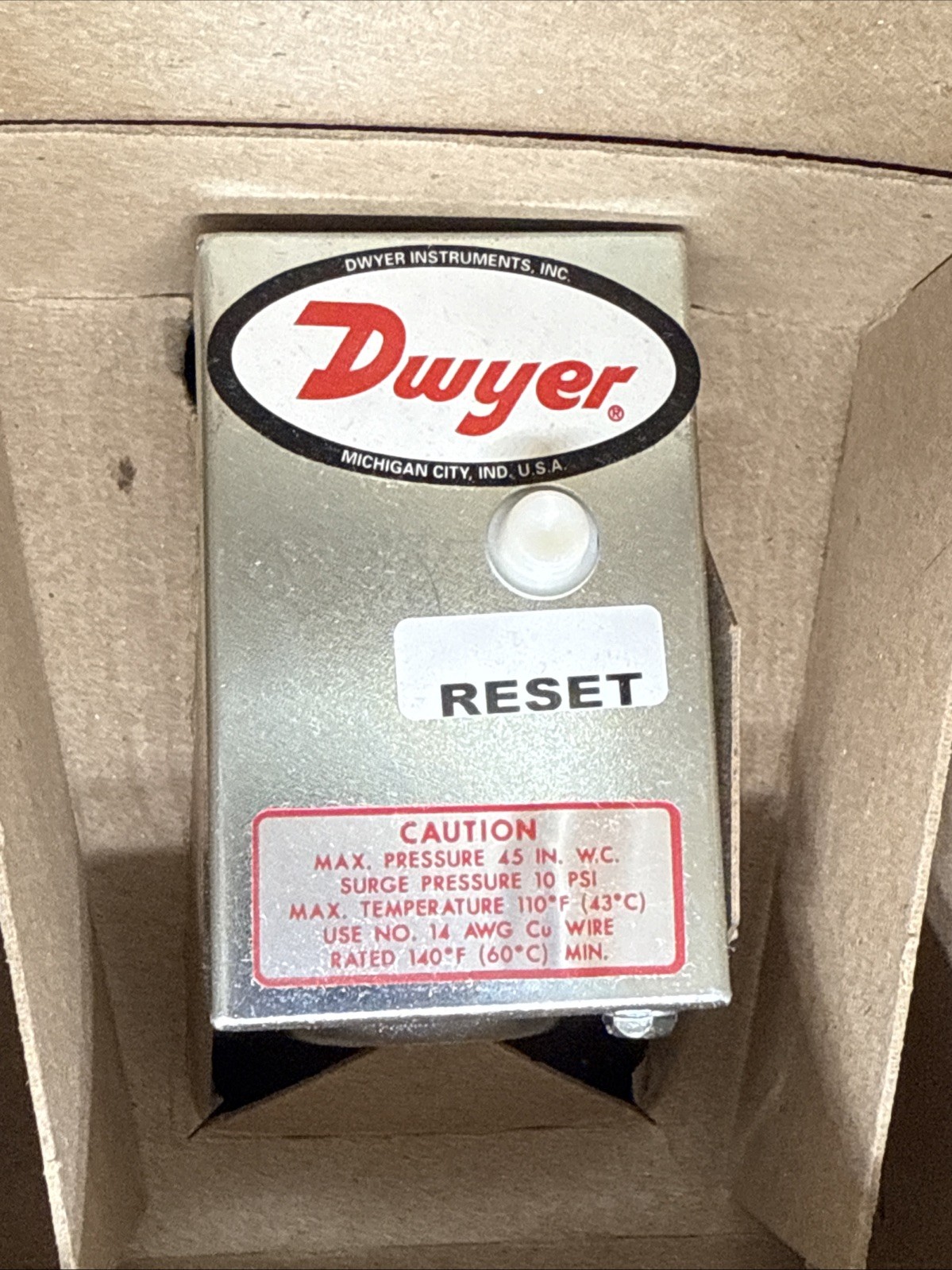 Dwyer 114028-05 Series 1900 Pressure Switch