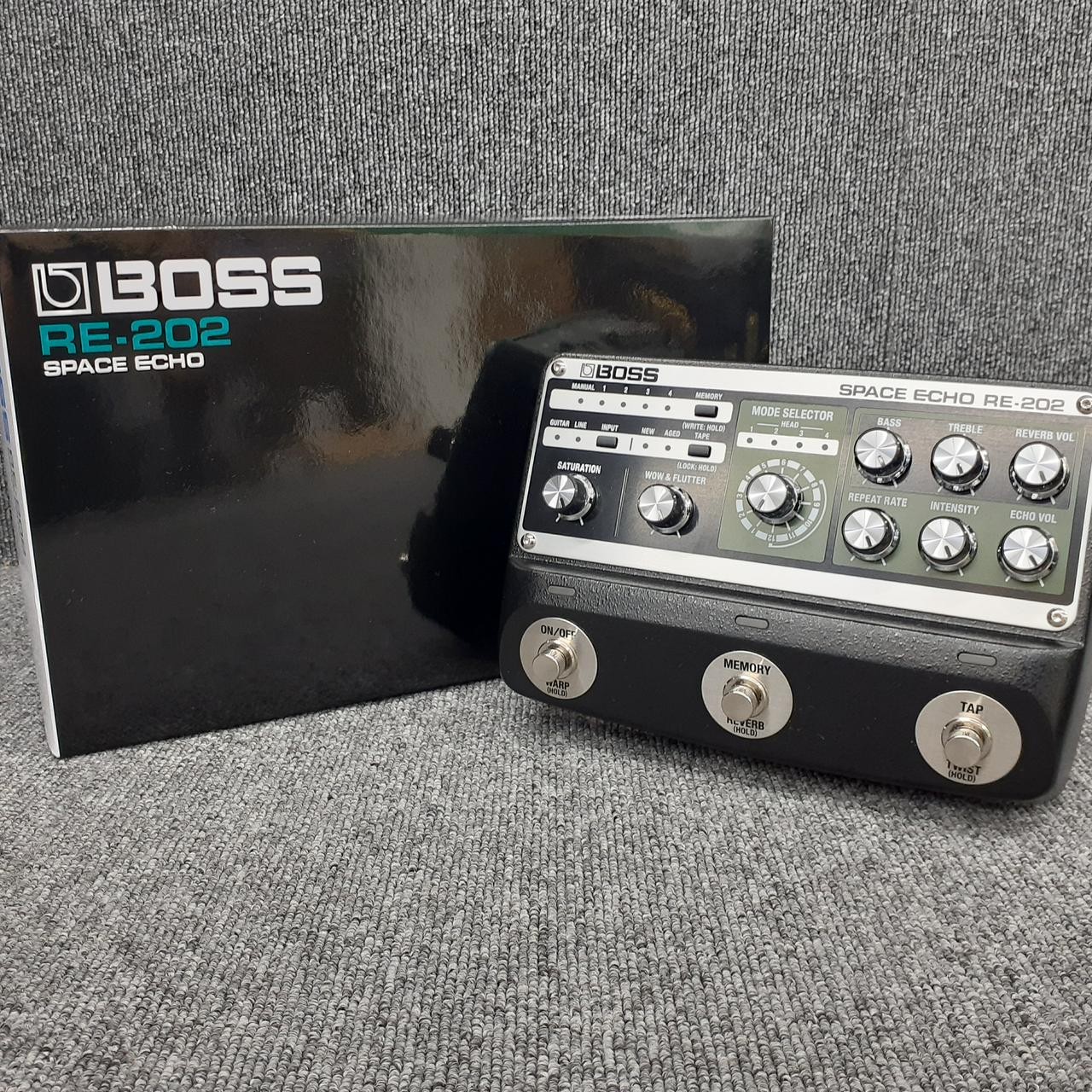 BOSS RE-202 Space Echo Delay Reverb Effects Pedal Box Adapter Tested Japan