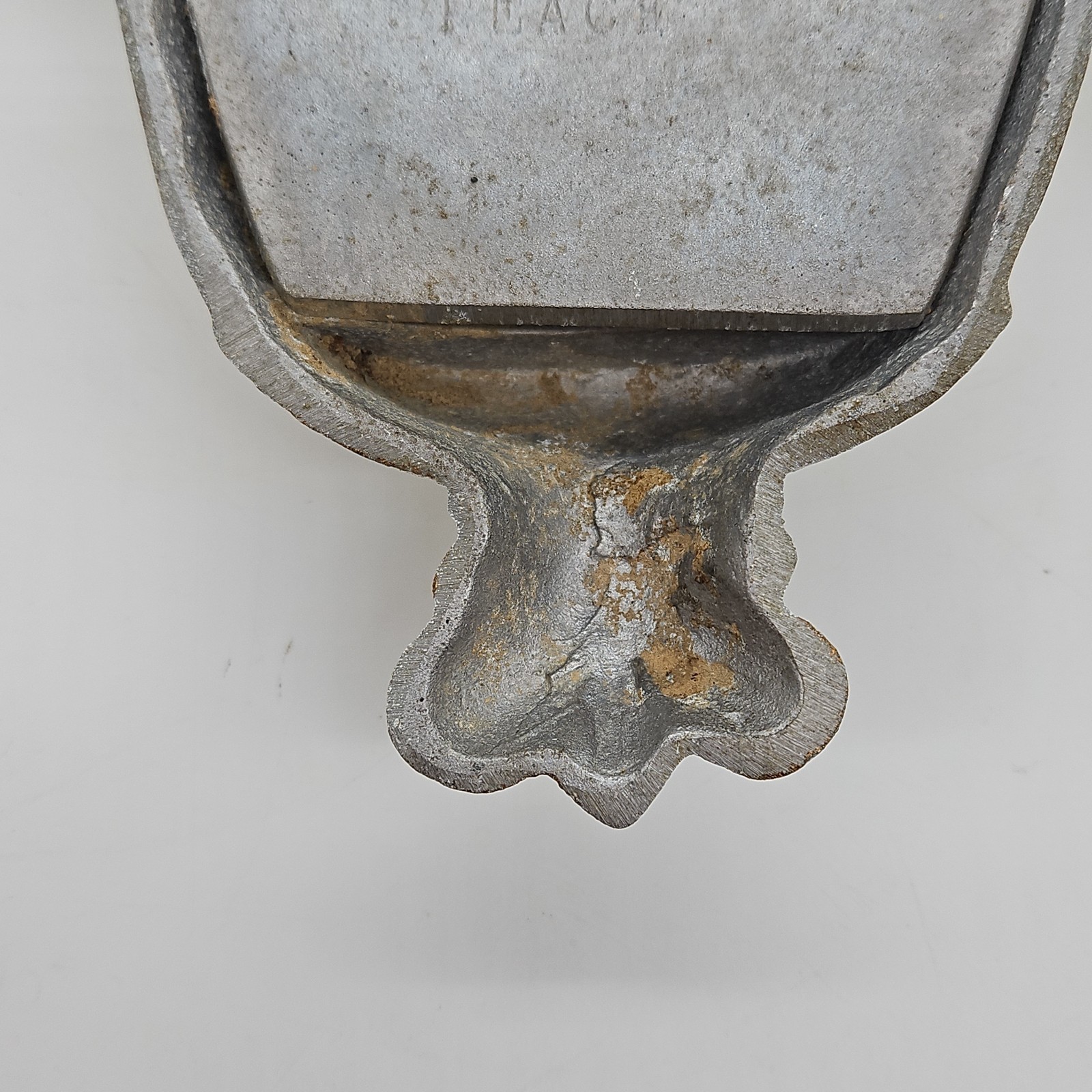 1976 Rustic Cream Gold Cast Metal Wall Pockets Planters Decor
