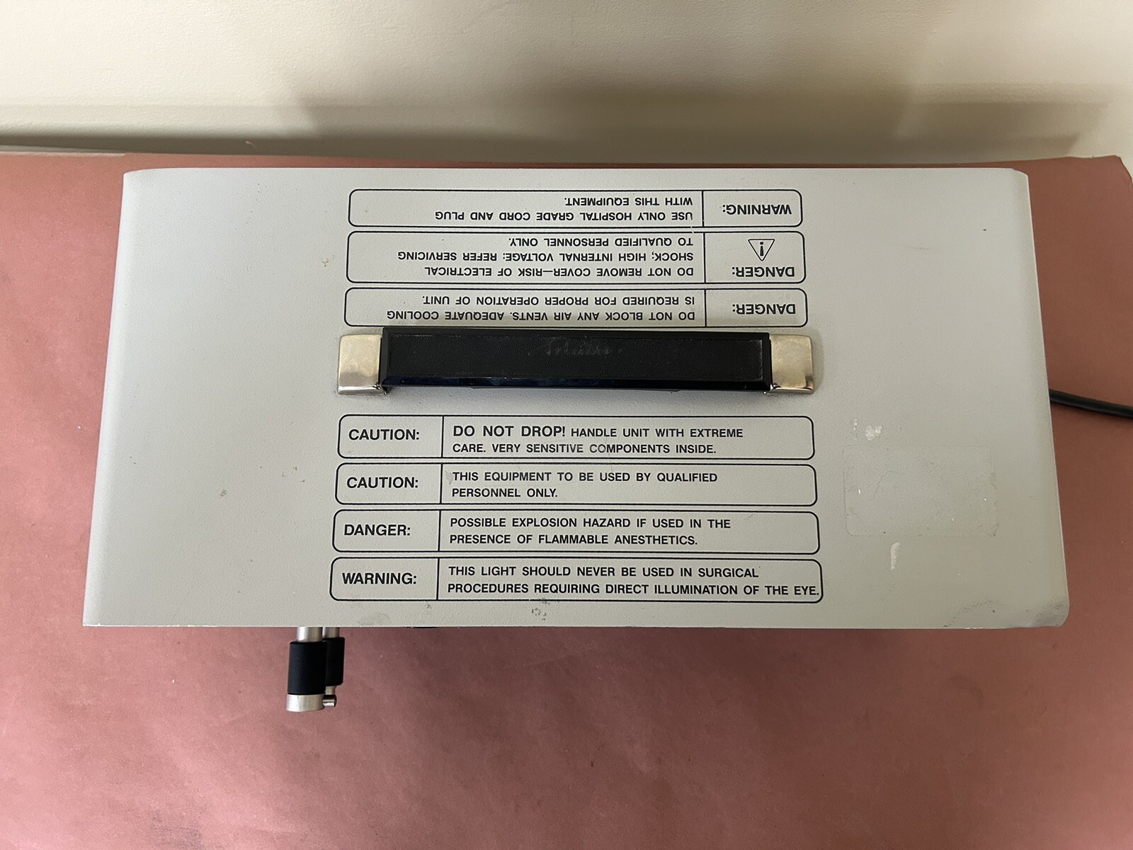 LUXTEC FIBEROPTICS HIGH INTENSITY XENON 1900 LIGHT SOURCE, Cable Not Included