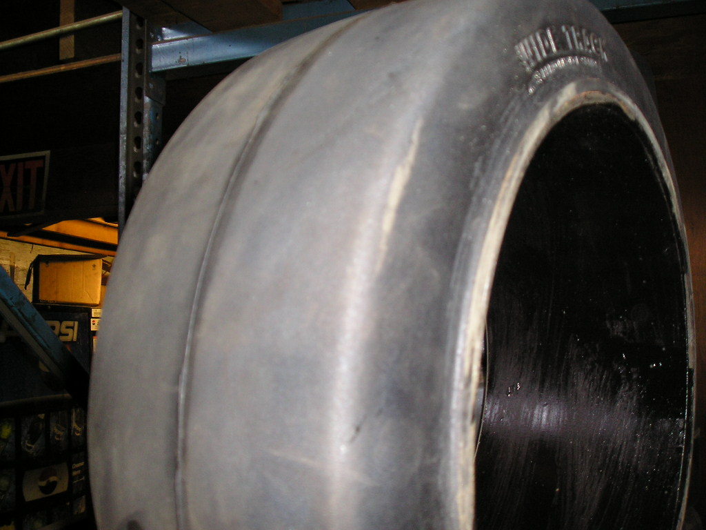 22X8X16 tires Wide Track solid forklift press-on tire black smooth 22816